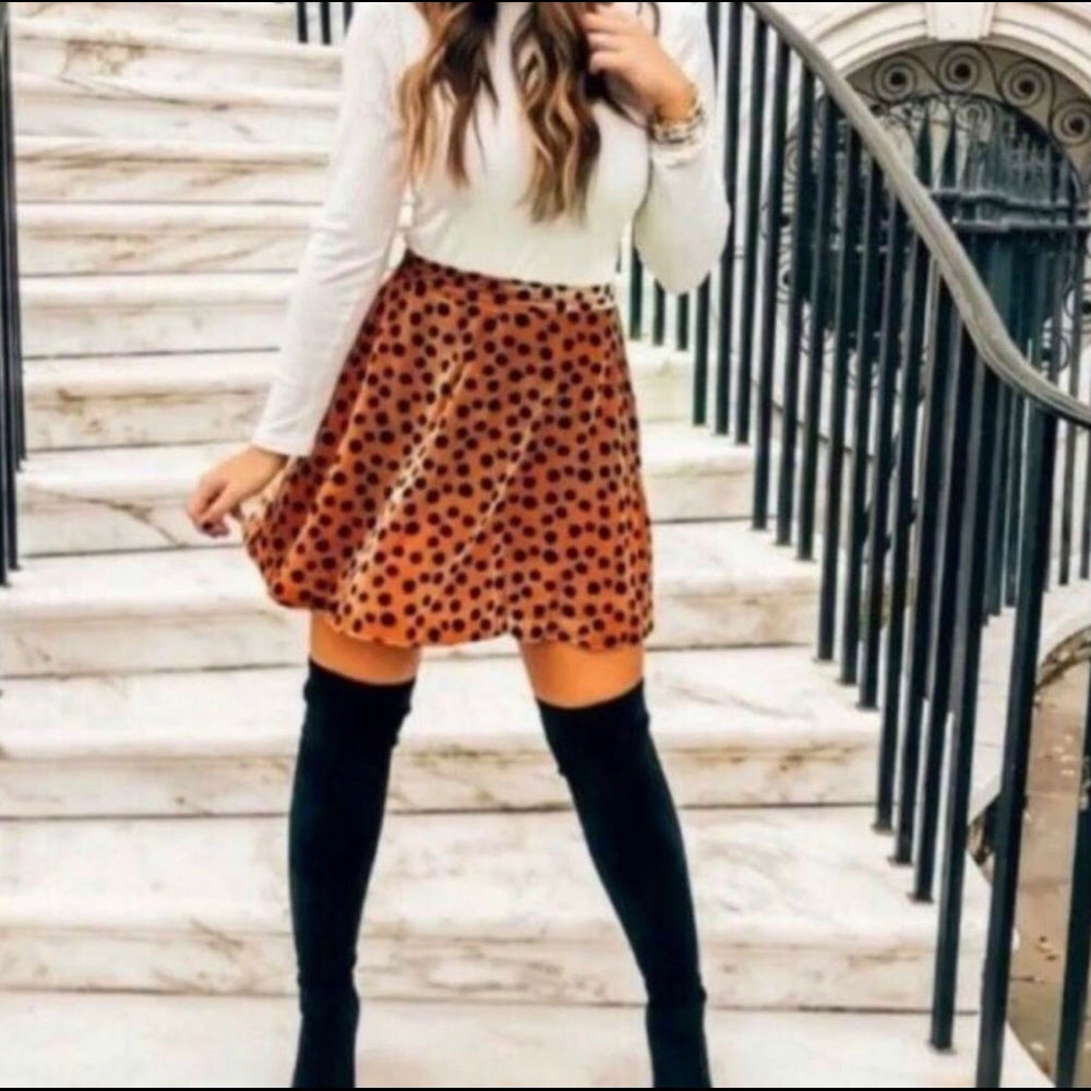 Velvet Circle Mini Skirt in Leopard Dot